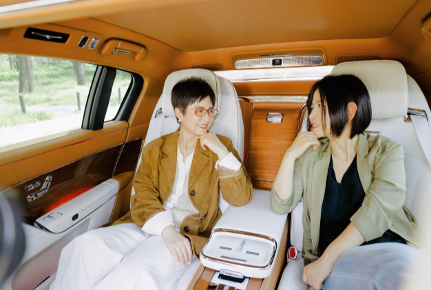 不止是豪车：尊界S800如何成为精英圈层的“第三空间”？